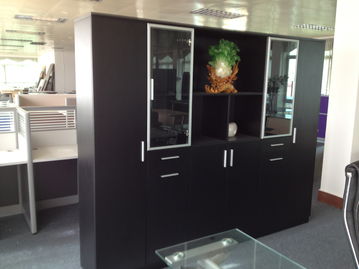 家具廠展廳換季,辦公臺(tái) 文員臺(tái) 會(huì)議臺(tái) 書柜 半價(jià)拋售 需自行安排車 文體辦公用品 powered discuz